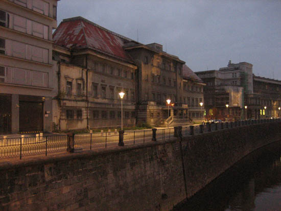 Plzen dirty buildings